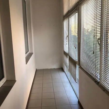 Gil Apartments, 18 Mynaiska 1 Room דירה אוזהורוד