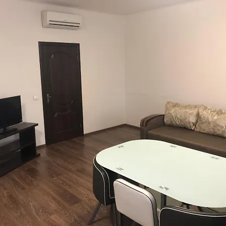 Gil Apartments, 18 Mynaiska 1 Room דירה אוזהורוד